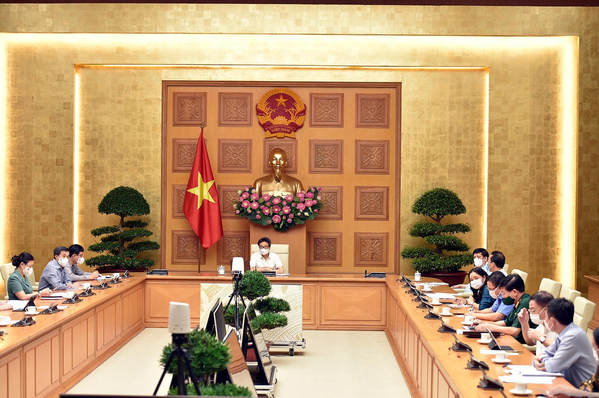 Phó Thủ tướng Vũ Đức Đam chủ trì cuộc họp Ban Chỉ đạo quốc gia phòng, chống Covid-19, sáng ngày 18/7. Ảnh: Đình Nam.
