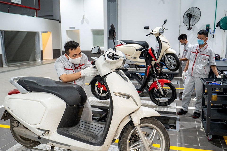 Cận cảnh showroom 3S lớn nhất Việt Nam của VinFast