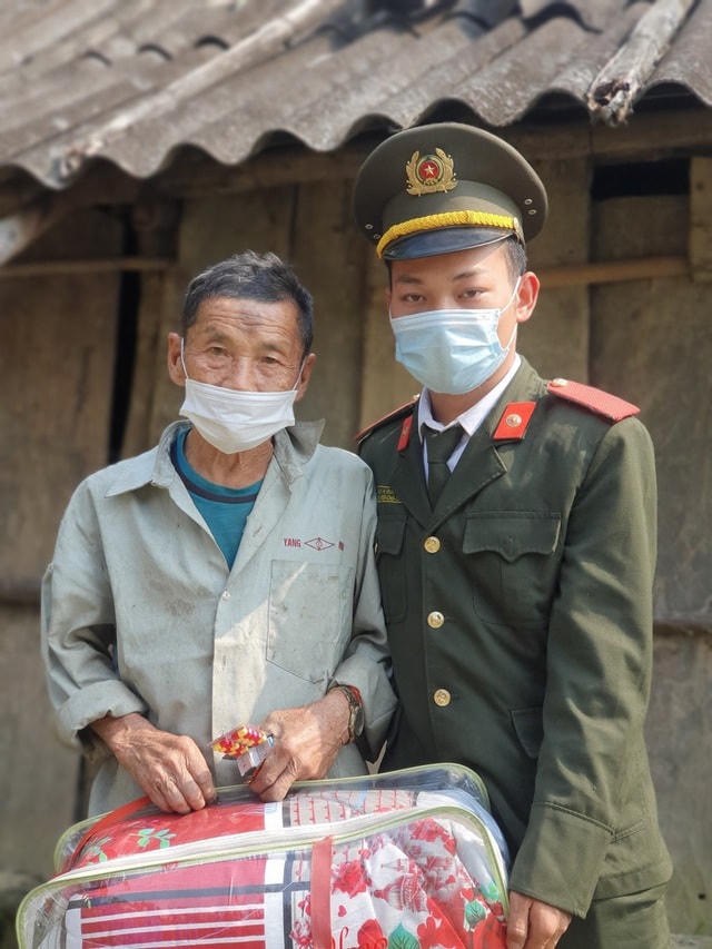 Mùa A Sinh hiện là sinh viên năm cuối Học viện An ninh nhân dân.  