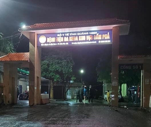 Bệnh viện chính thức được dỡ bỏ phong tỏa vào 00h ngày 9/7.