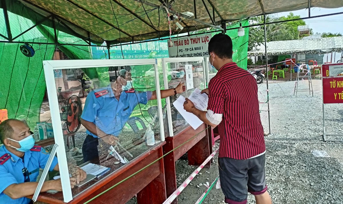 Kiểm tra chặt chẽ các hoạt động vận tải trên địa bàn. 
