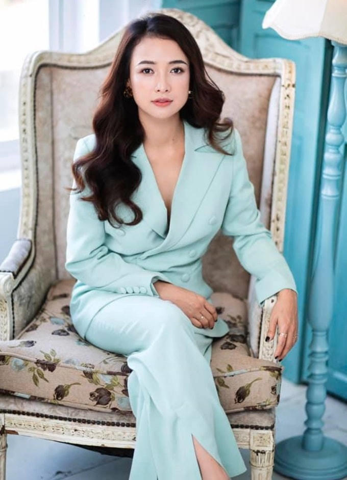 Hiện, Lê Bê La đã ìm được “chỗ dựa” mới, nữ diễn viên vừa đón thêm một nhóc tì.