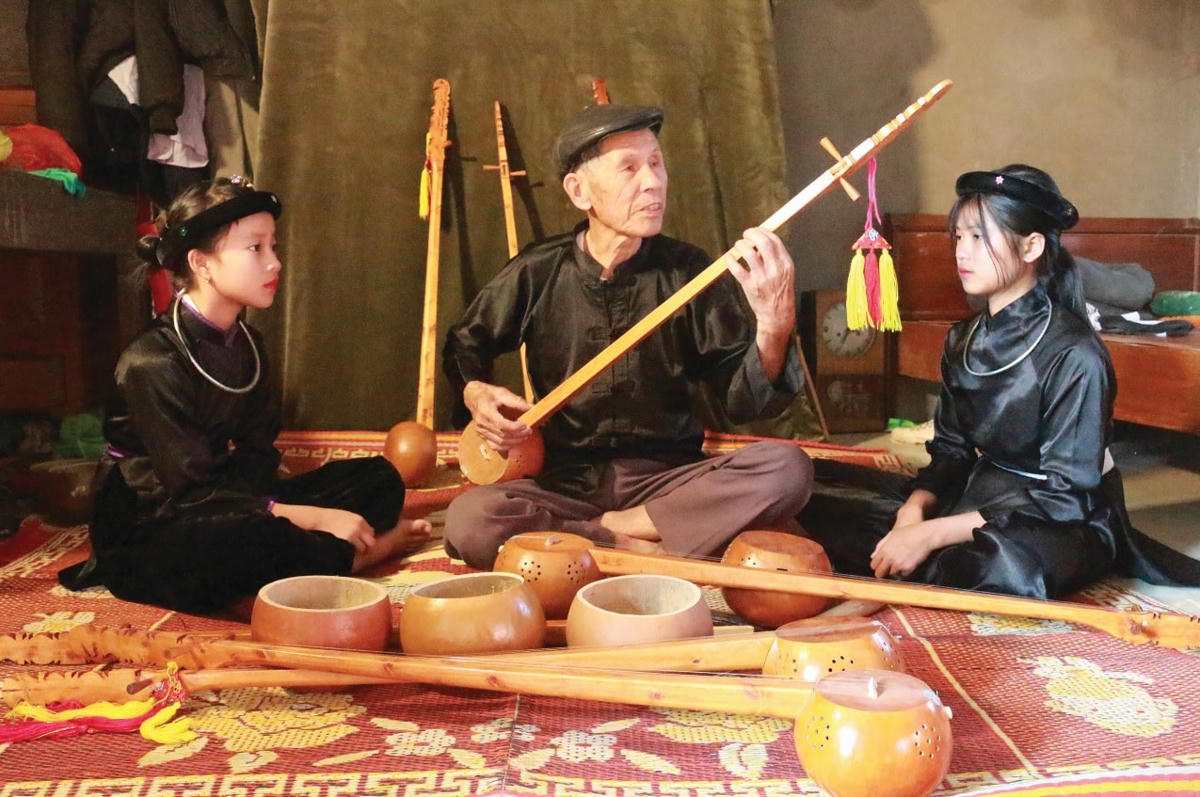 Nỗ lực truyền lửa cho thế hệ sau.