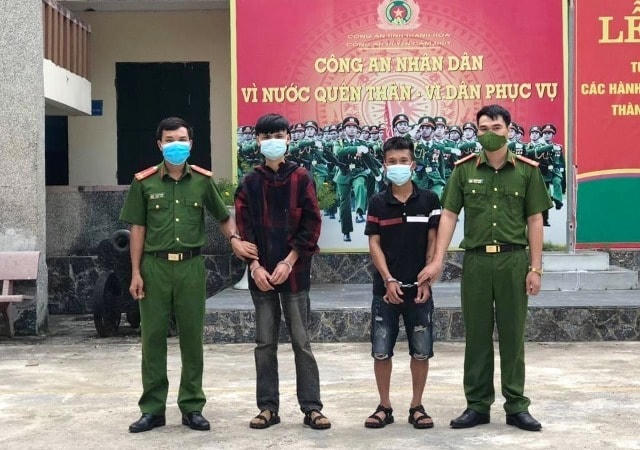 Hai đối tượng bị bắt giữ. Ảnh: Công an Thanh Hóa.