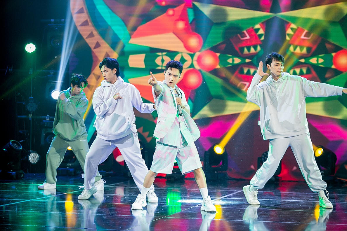 Jsol đã giành 30% tiền thưởng của Lona.