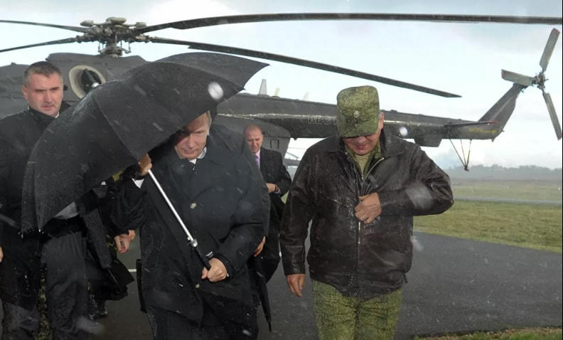Tổng thống Nga Vladimir Putin có mặt tại cuộc tập trận Nga-Belarus 2013.