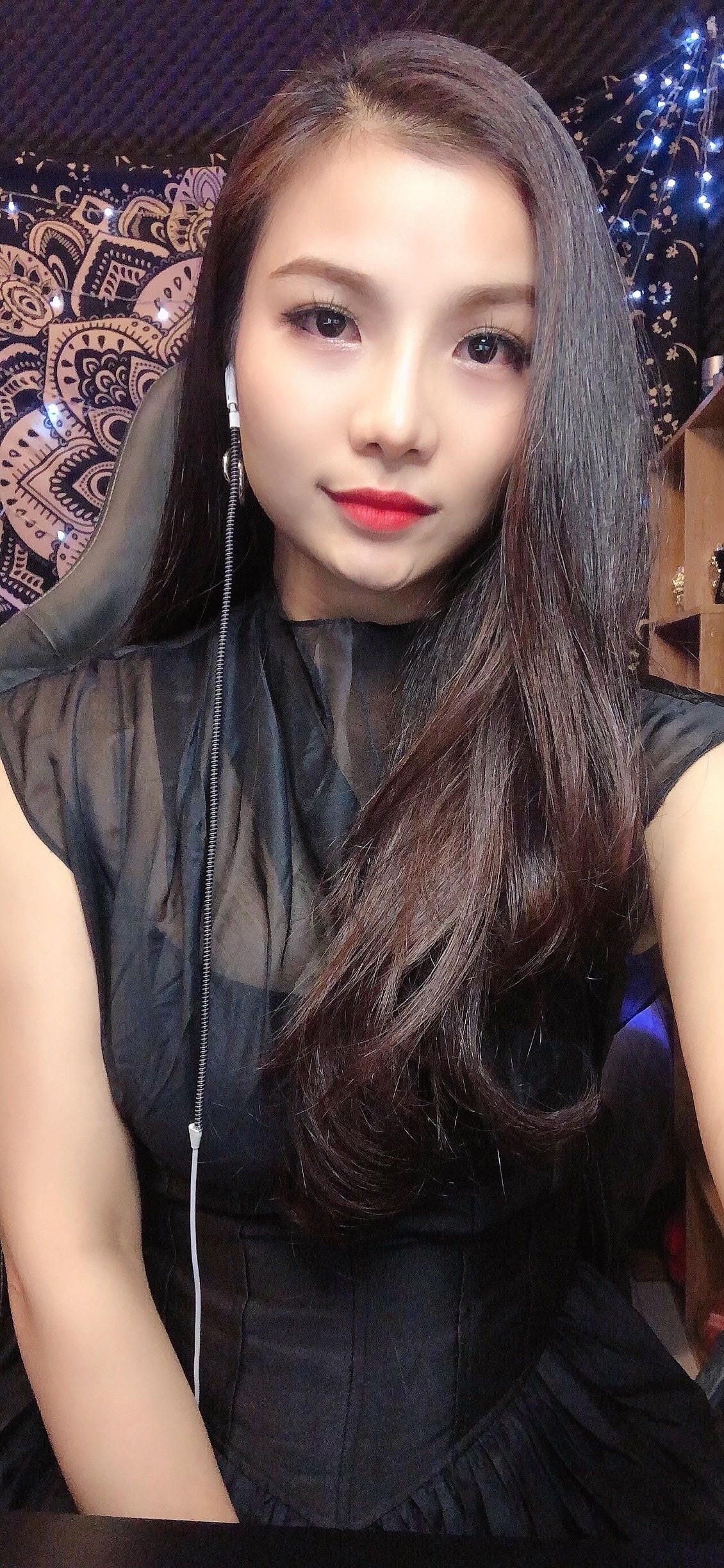 Công việc kinh doanh Online giúp chị Trang đỡ đần được phần nào cho cuộc sống thường nhật. Ảnh: NVCC.  