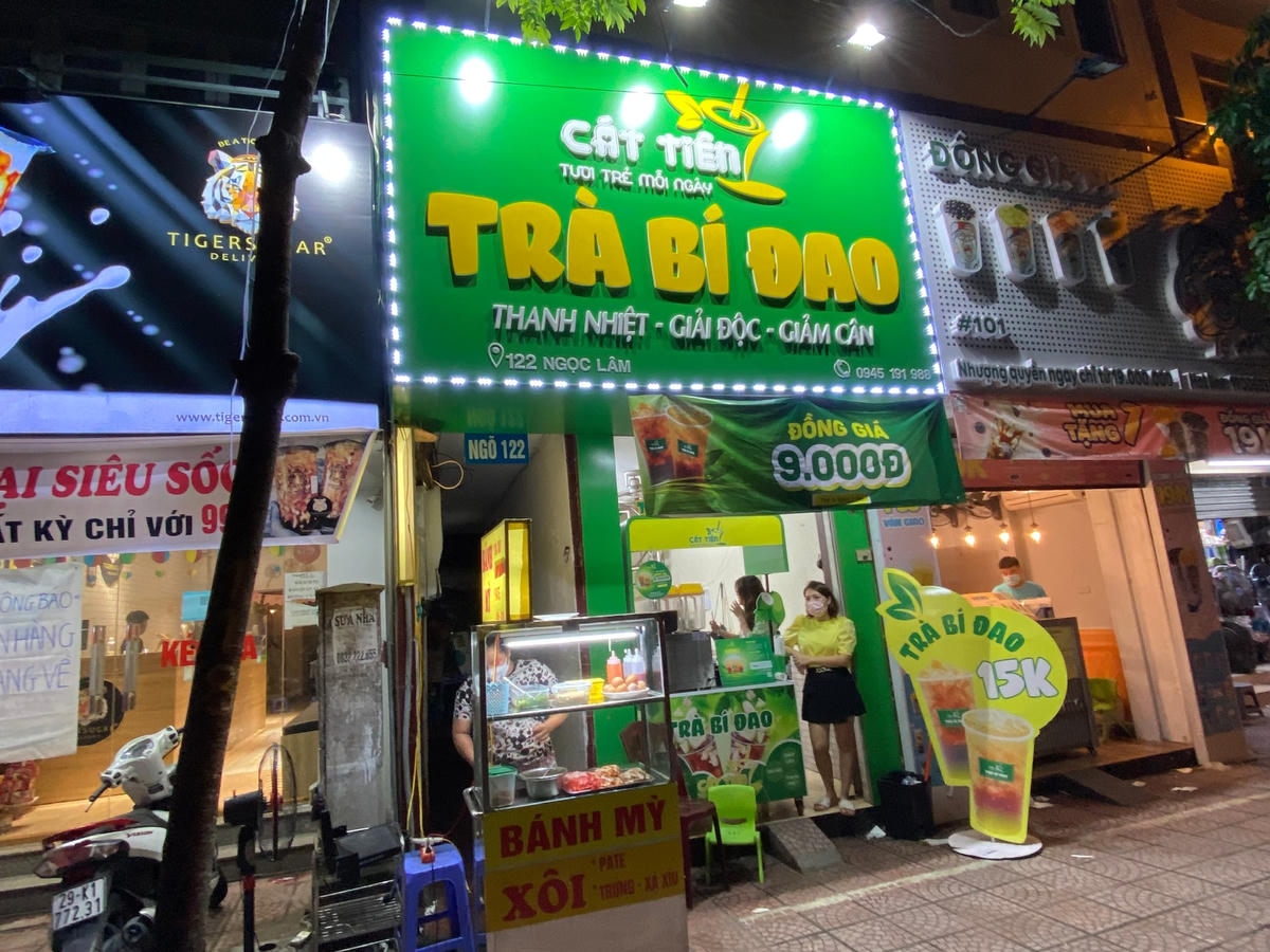 Nhiều cửa hàng đồ ăn, đồ uống với giá giảm nhiệt hơn những ngày chưa giãn cách.
