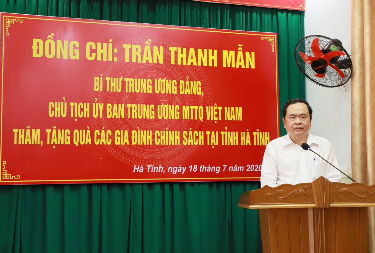Chủ tịch Trần Thanh Mẫn phát biểu tại buổi tri ân.