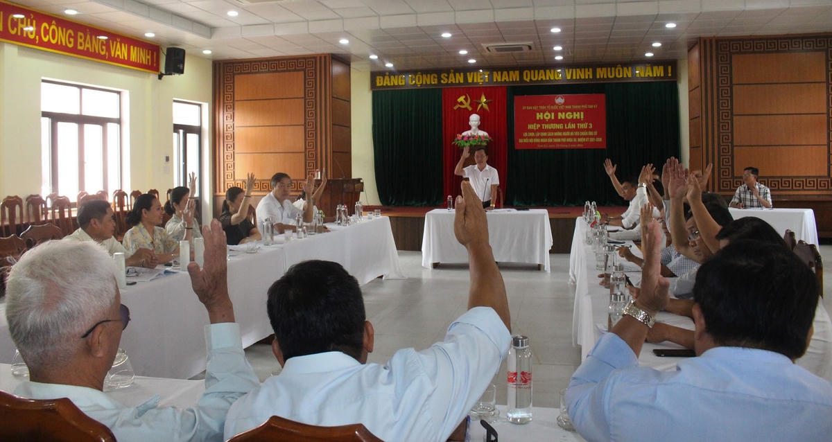 Các đại biểu thống nhất lựa chọn 52 người ứng cử HĐND TP Tam Kỳ khóa XII, nhiệm kỳ 2021-2026.
