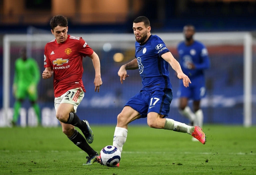 James và Kovacic đối mặt với nhau.