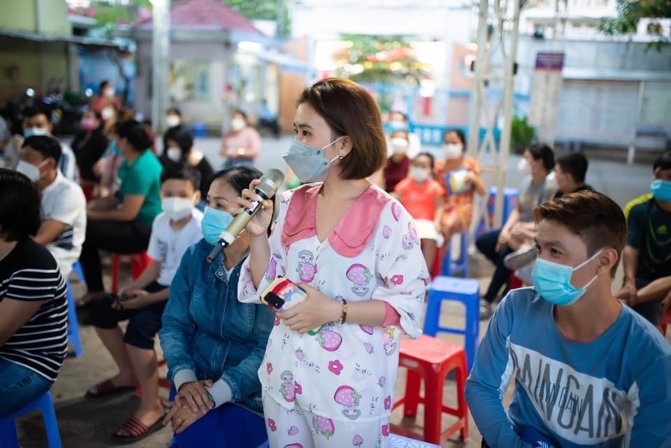 Nhiều quận - huyện tổ chức vui Tết cho người dân, công nhân.