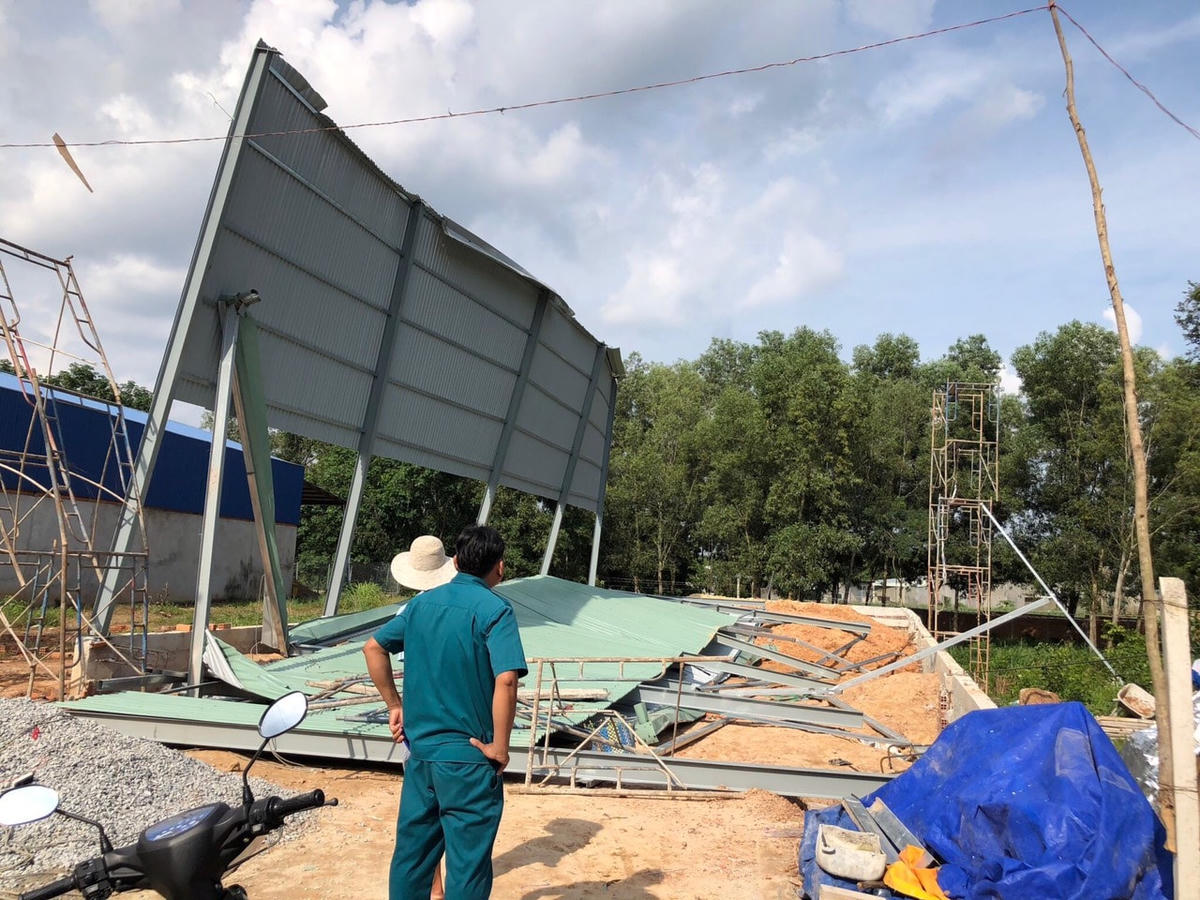 Hiện trường vụ tai nạn ở TX Tân Uyên.  