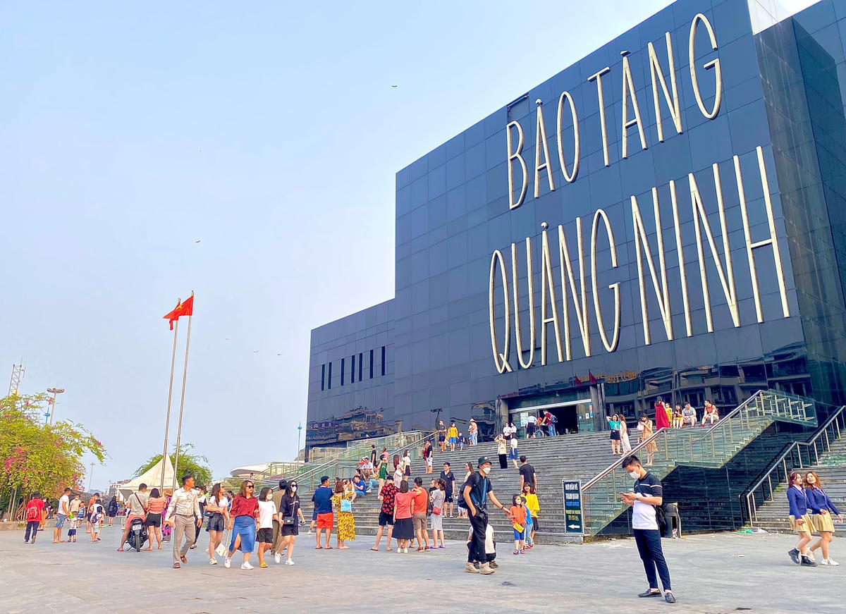 Bảo tàng Quảng Ninh là một trong những điểm đến hút khách du lịch.