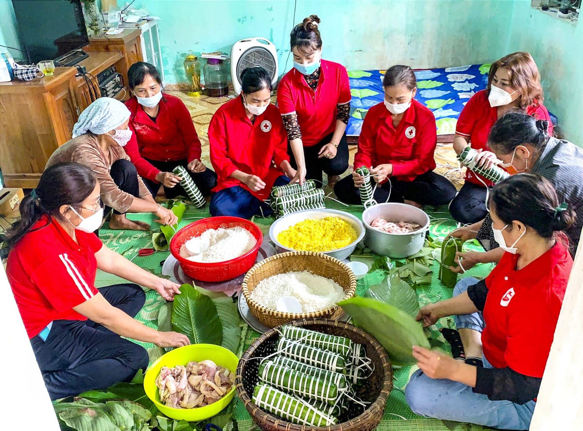 "Bánh chưng tình nghĩa" gửi vào tâm dịch