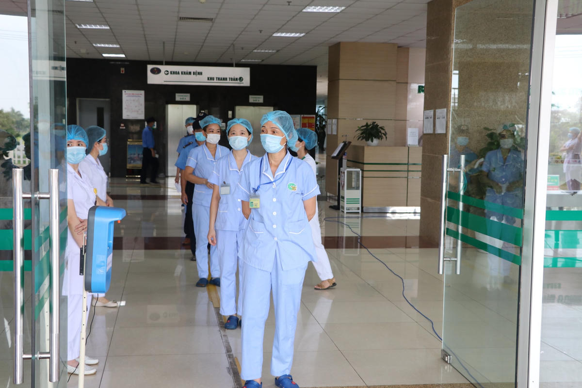 [ẢNH] 705 cử tri BV Bệnh Nhiệt đới Trung ương cơ sở 2 đi bầu cử