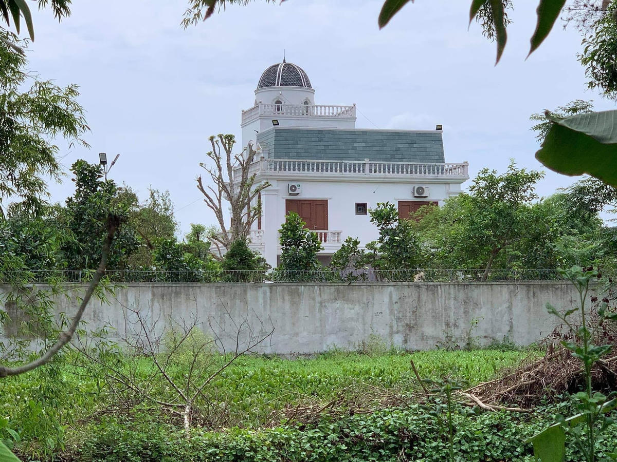 Căn nhà đẹp của nghi phạm Phú, nơi xảy ra vụ án mạng sáng 30/4.