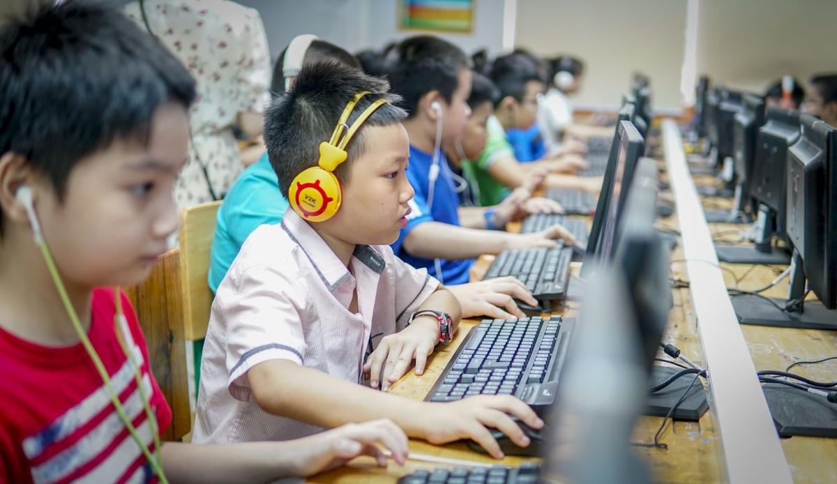 Tổ chức dạy học trực tuyến với hình thức linh hoạt, phù hợp với  học sinh lớp 1, lớp 2 (ảnh TL) 