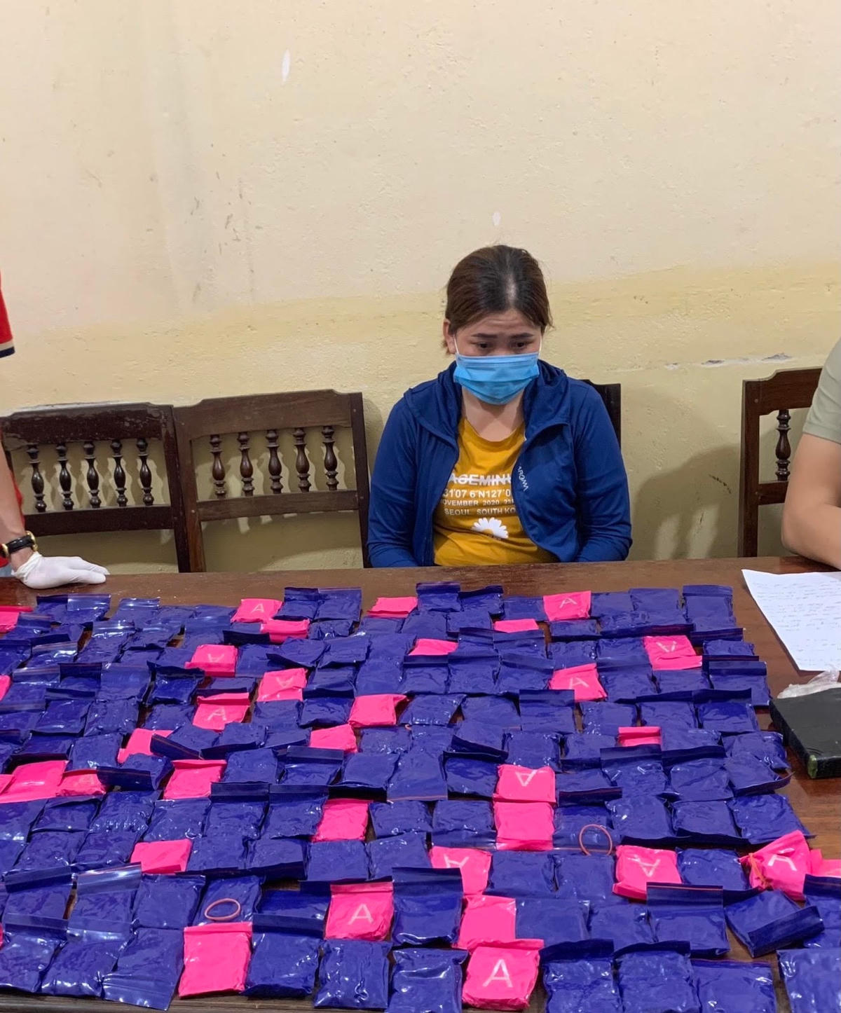 "Người tình" của Thành cùng 42.000 viên hồng phiến tại cơ quan điều tra.