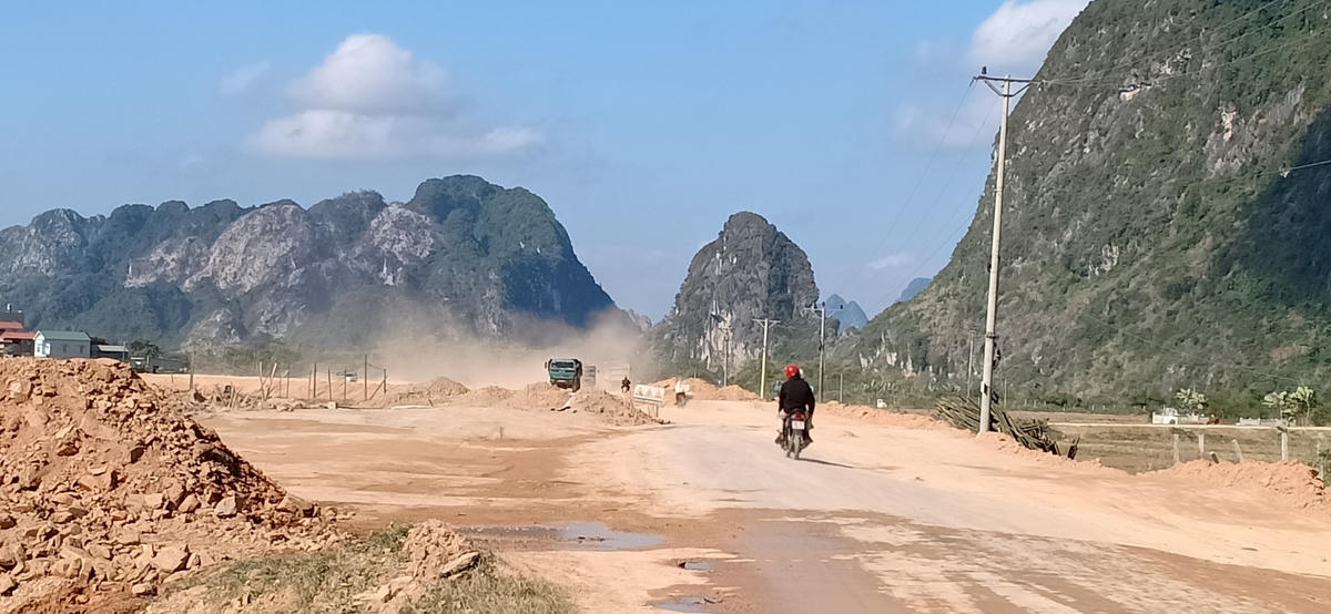 Hòa Bình: Người dân khổ sở đủ đường vì dự án cải tạo đường tỉnh lộ 438