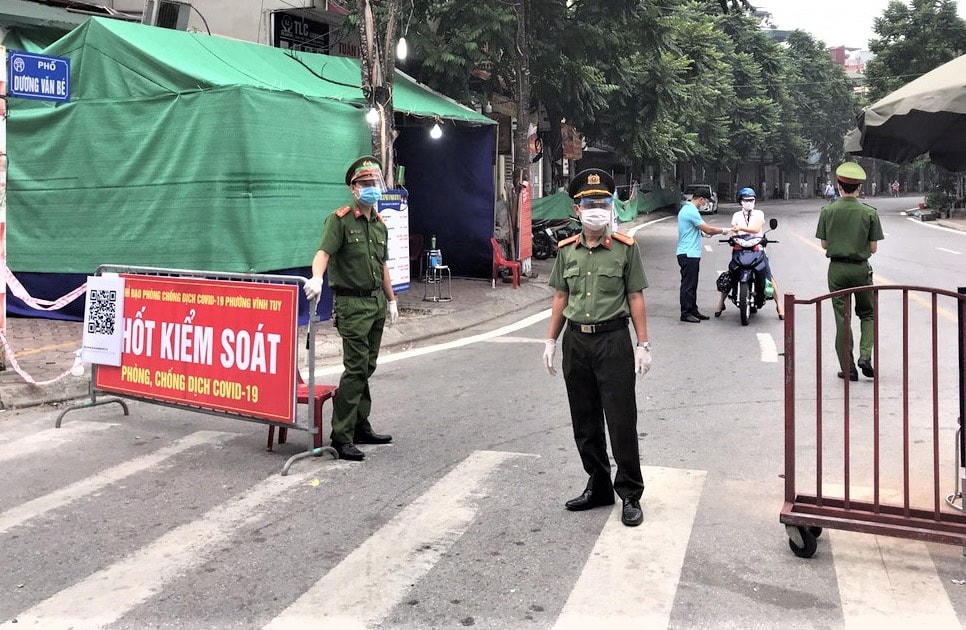Thủ tướng yêu cầu bảo đảm an ninh trật tự, phòng chống cháy nổ và xử lý vi phạm trong phòng, chống dịch Covid-19. Nguồn: VGP.