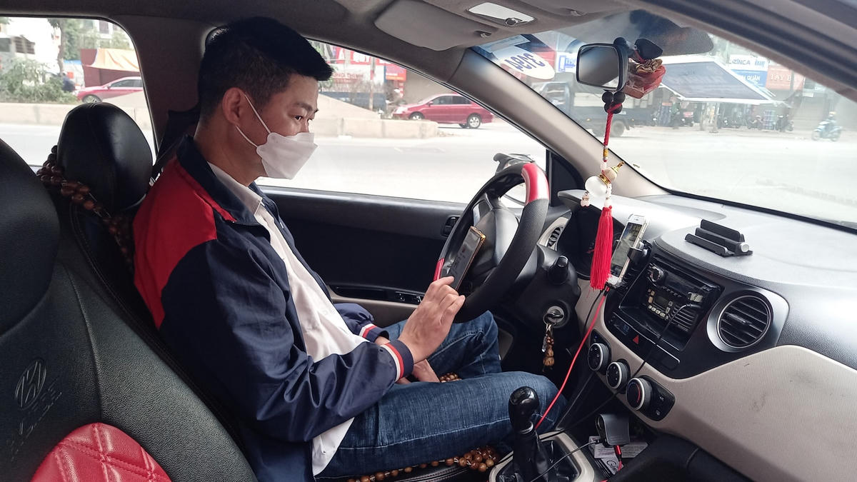 Theo anh Phương trong lúc dịch bệnh nếu tăng giá cước sẽ ít khách hàng sử dụng dịch vụ hơn.