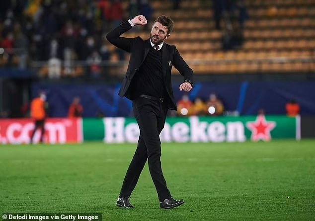 HLV Michael Carrick dành tặng chiến thắng của Man Utd cho Solskjaer
