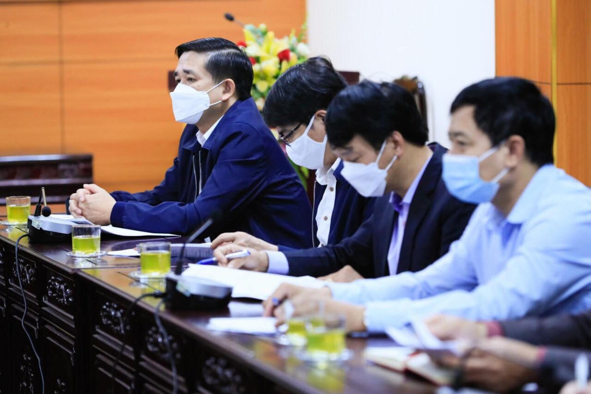 Các đại biểu dự hội nghị.