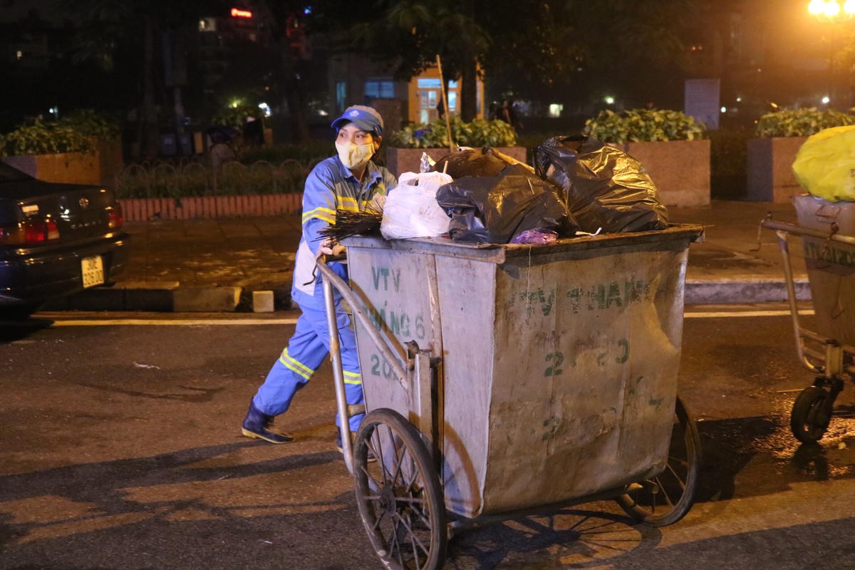 Nỗi trăn trở "Làm gì để kiếm ra tiền" luôn canh cánh trong lòng chị Thơ. 