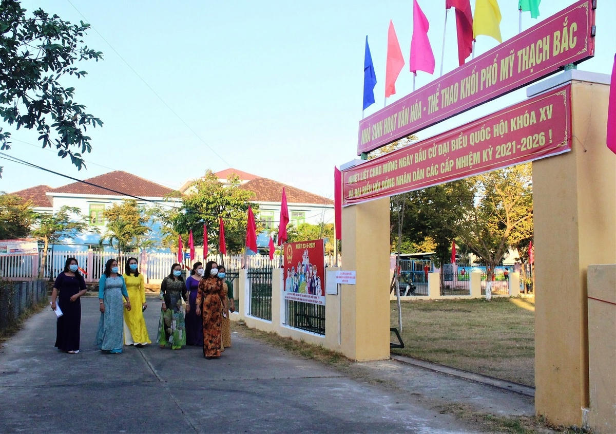 Cử tri Quảng Nam đi bầu cử ĐBQH và HĐND các cấp nhiệm kỳ 2021-2026.