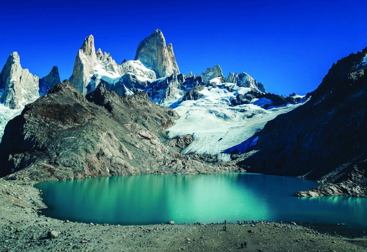 Những ngọn núi tuyệt đẹp ở Chile. Ảnh: Llama Travel.
