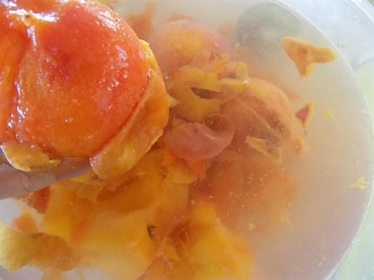 Cách làm trà đào thơm ngon, giàu vitamin