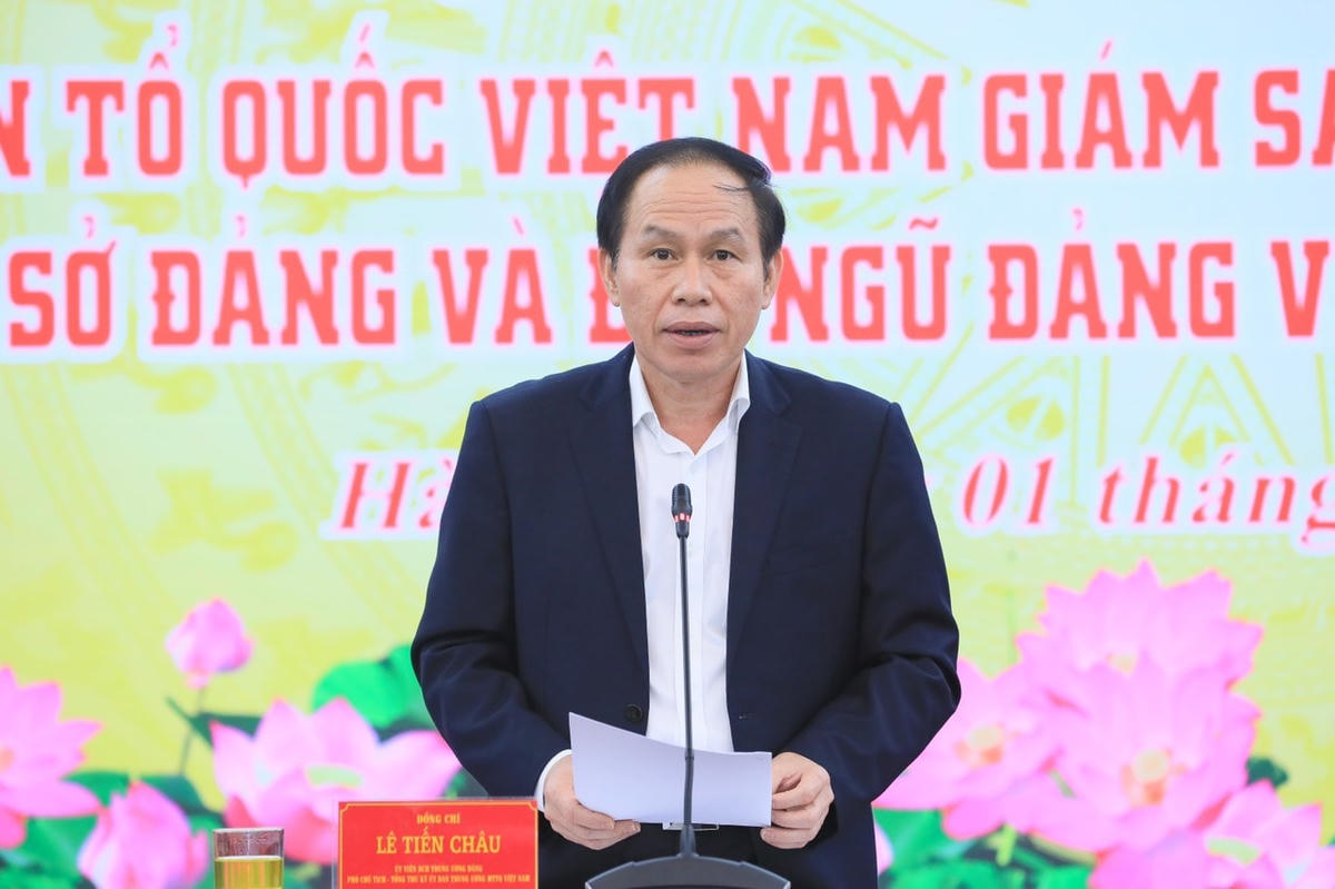 Phó Chủ tịch - Tổng Thư ký Lê Tiến Châu phát biểu kết luận Hội thảo.