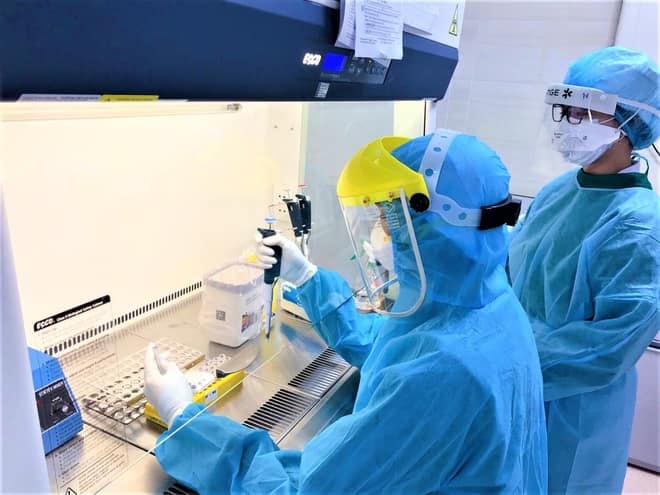 Thực hiện xét nghiệm SARS-CoV-2. Ảnh minh họa.