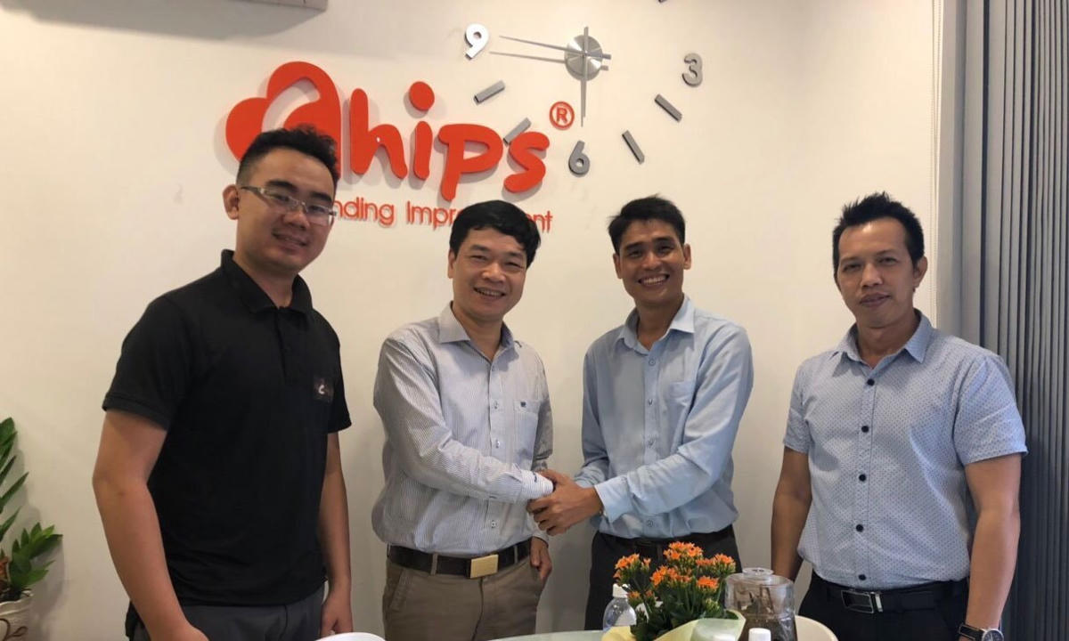 TGĐ Đặng Thái Nguyên của Chứng khoán Việt, có buổi làm việc tại văn phòng CHIPS.  