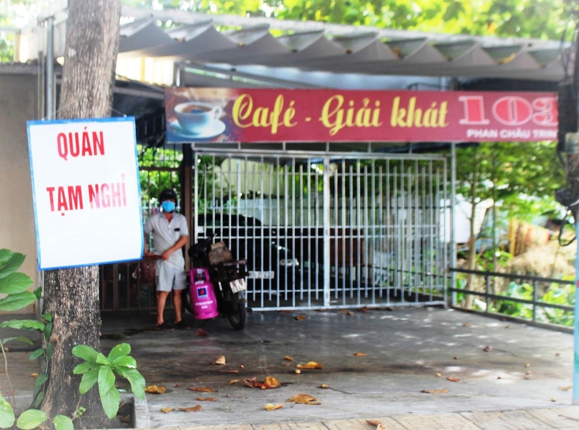 Quán Cà phê 103 treo bảng và đóng cửa nghỉ bán.