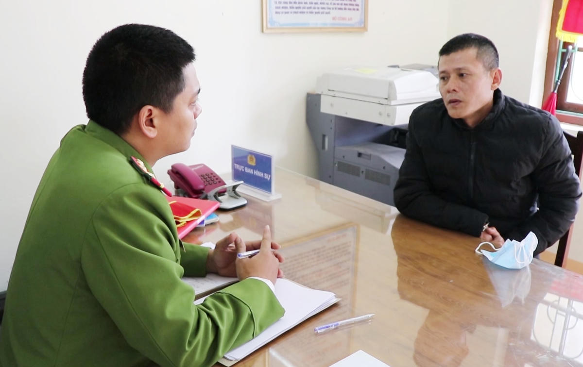 Trần Sỹ Hường tại cơ quan Công an.