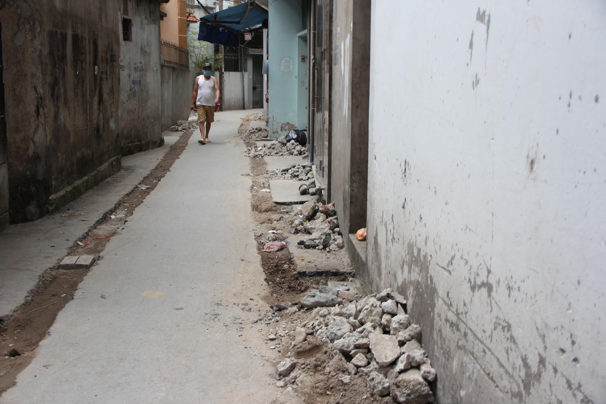 Đường phố Mễ Trì bị ‘cày nát’ vì dự án cải tạo đường ống nước sạch