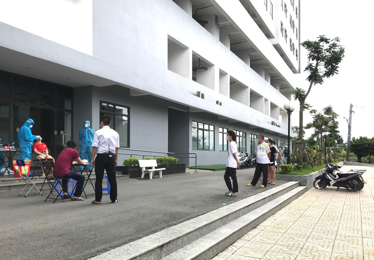 Tỉnh Bình Dương vẫn đang tích cực test nhanh để bóc tách tạm thời F0 khỏi cộng đồng.