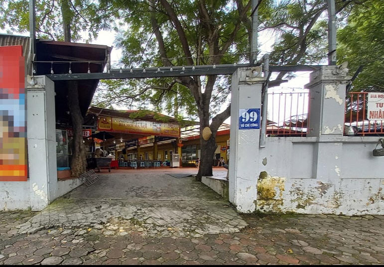 Quán bia có diện tích rộng hàng trăm m2 trên khuôn viên của Trung tâm Văn hóa - Thông tin và Thể thao quận Tây Hồ.