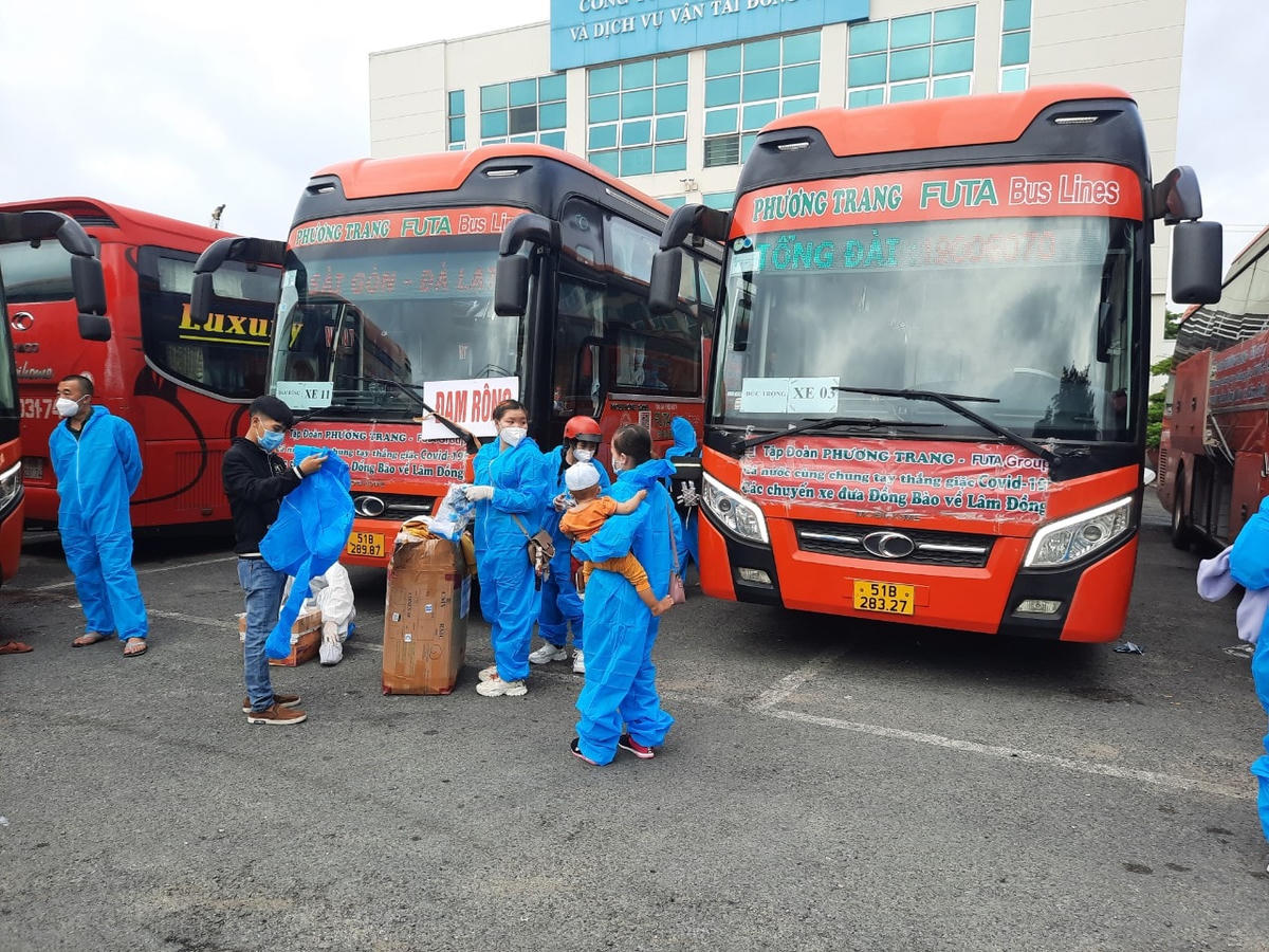 Hơn 1.100 người dân Lâm Đồng được đón về quê.