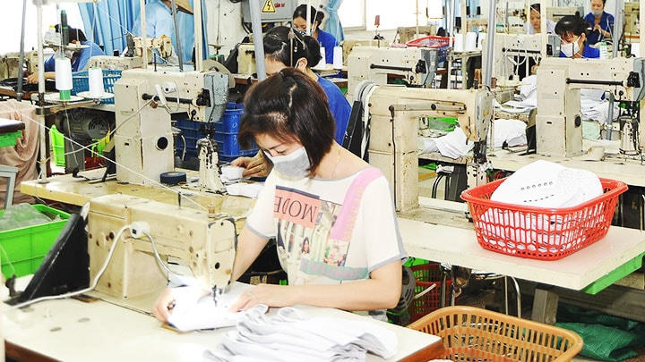 Người lao động đang chờ được hỗ trợ từ gói 26.000 tỷ đồng.