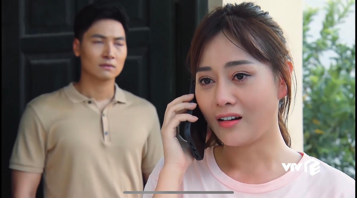Nam gọi điện nhờ bố đẻ dắt tay vào lễ đường. Ảnh: CMH.