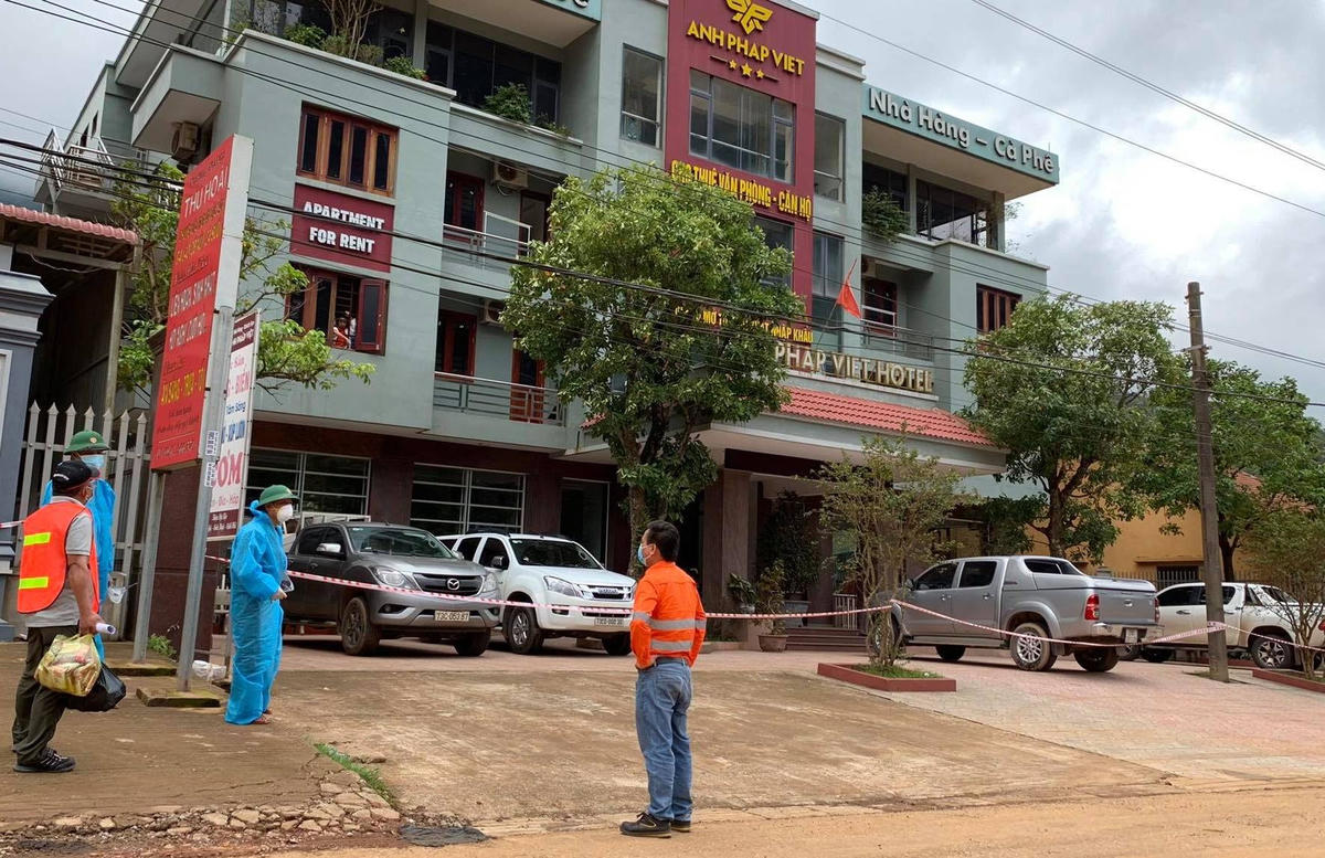 Phong tỏa khách sạn ở Cha Lo nơi người lái xe thuê để nghỉ.