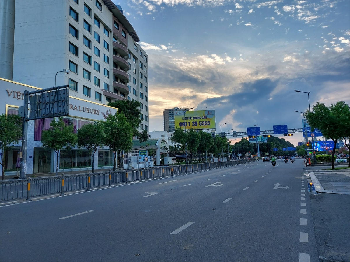 Đường Nguyễn Văn Trổi, quận Phú Nhuận chiều ngày 10/7.