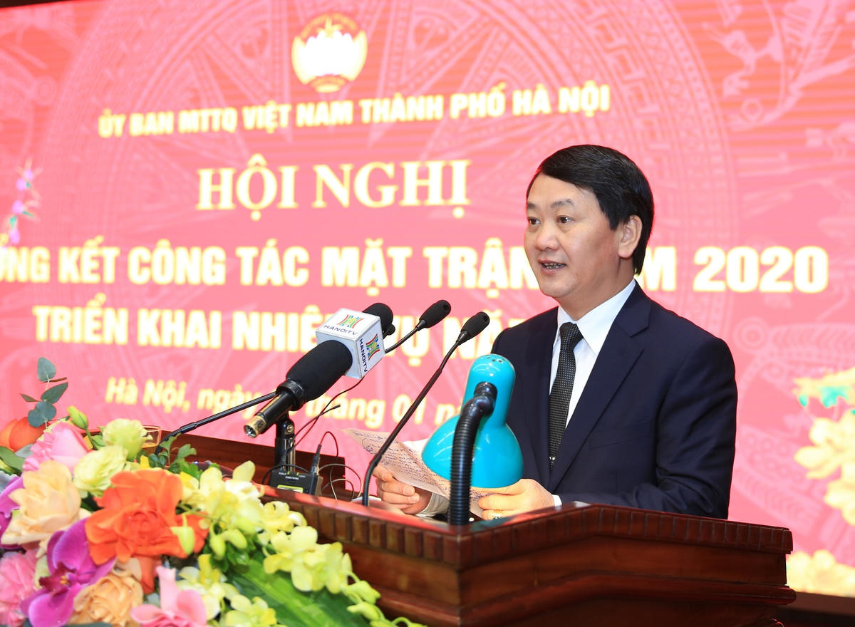 Phó Chủ tịch -Tổng Thư ký Hầu A Lềnh phát biểu.