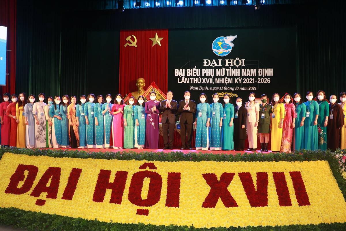 Ban chấp hành mới Hội Liên hiệp Phụ nữ tỉnh Nam Định.