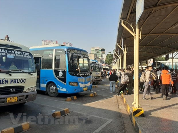 Các bến xe đã sẵn sàng phương tiện để đáp ứng nhu cầu đi lại của người dân. (Ảnh: Việt Hùng/Vietnam+).