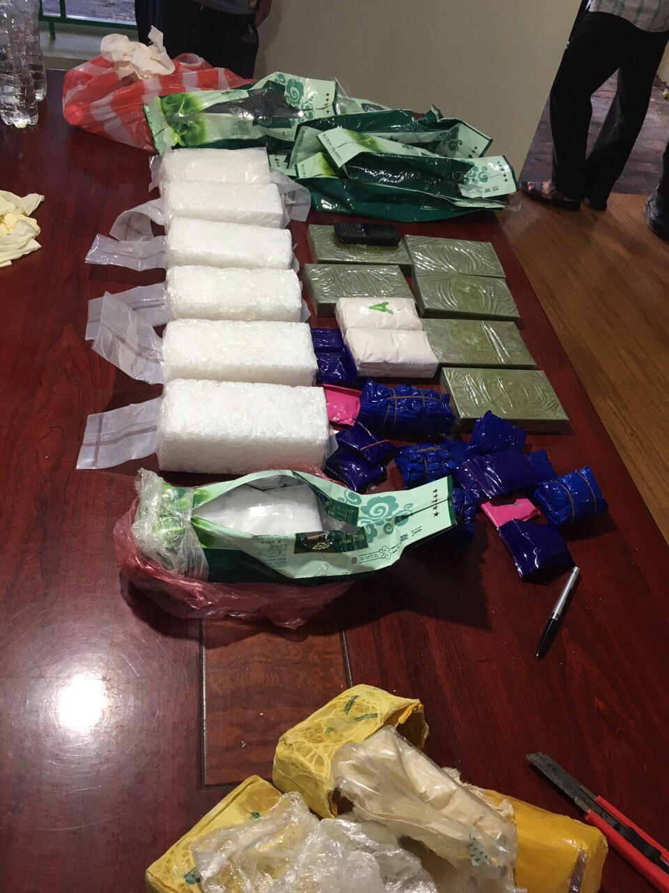 Rất nhiều ma túy được phát hiện.