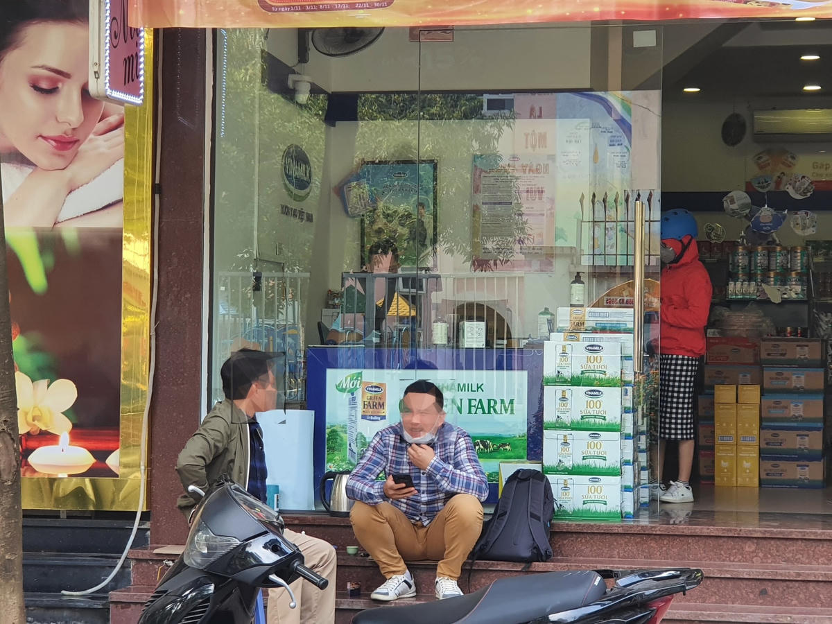 F0 trong cộng đồng tiếp tục tăng, nhiều người Hà Nội vẫn lơ là chống dịch